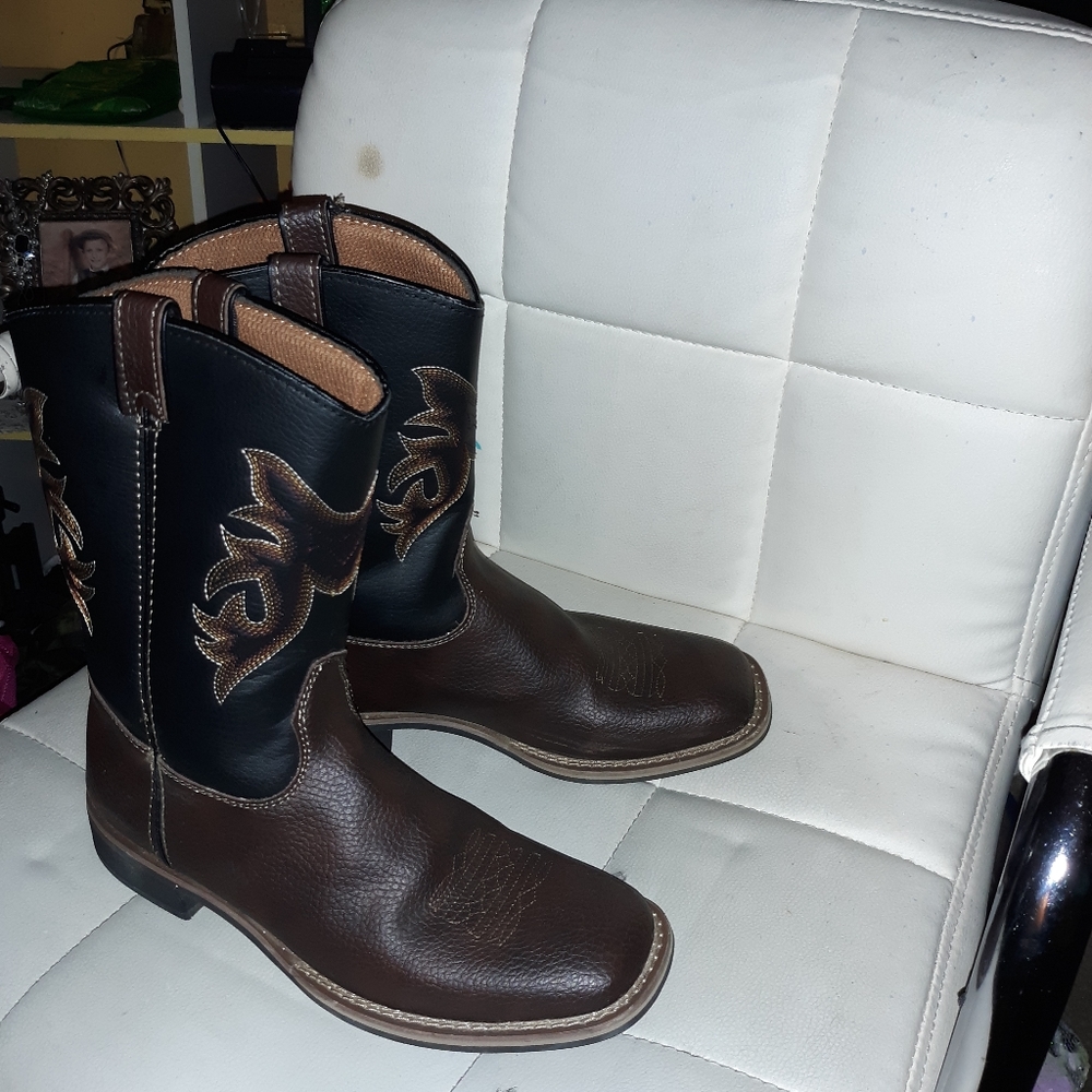 Youth size 4 cowboy boots